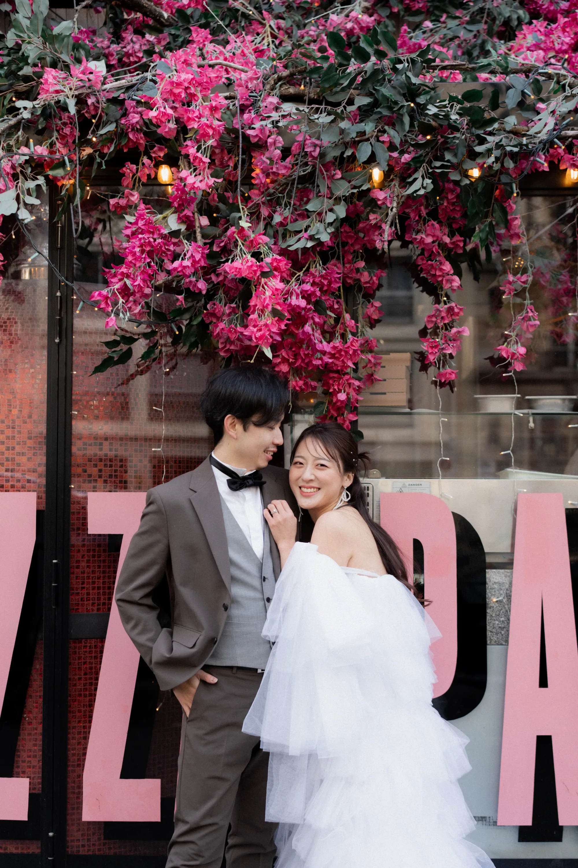 撮影場所がパリのウェディングフォト