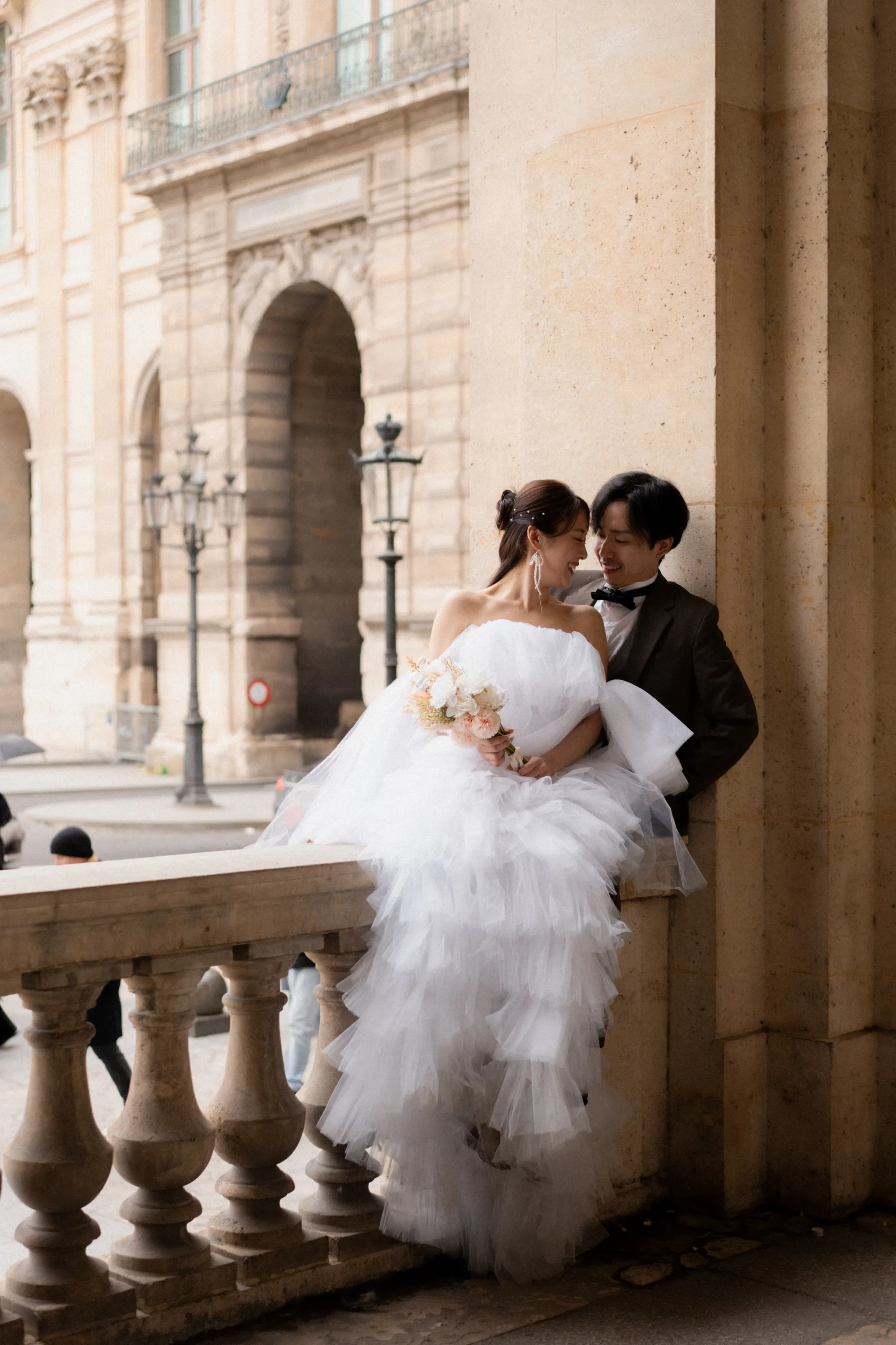 撮影場所がパリのウェディングフォト